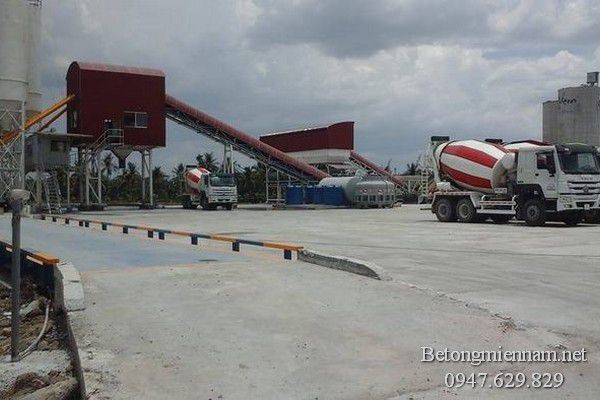 be-tong-tuoi-o-trang-bom