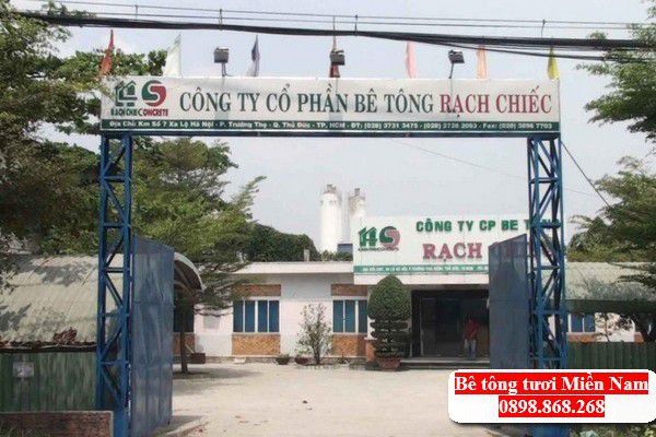 gia-be-tong-tuoi-rach-chiec-quan-2