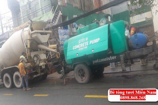 gia-be-tong-tuoi-tai-xa-long-hoa